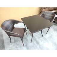        2   (dark brown)